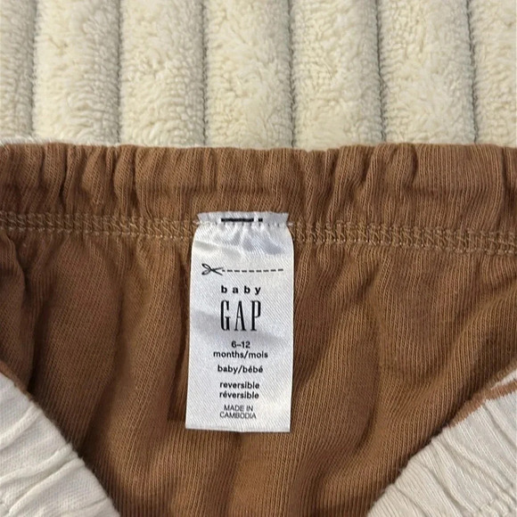 GAP - pull on infant/baby joggers/sweatpants. Size 6-12 months - Picture 2 of 4